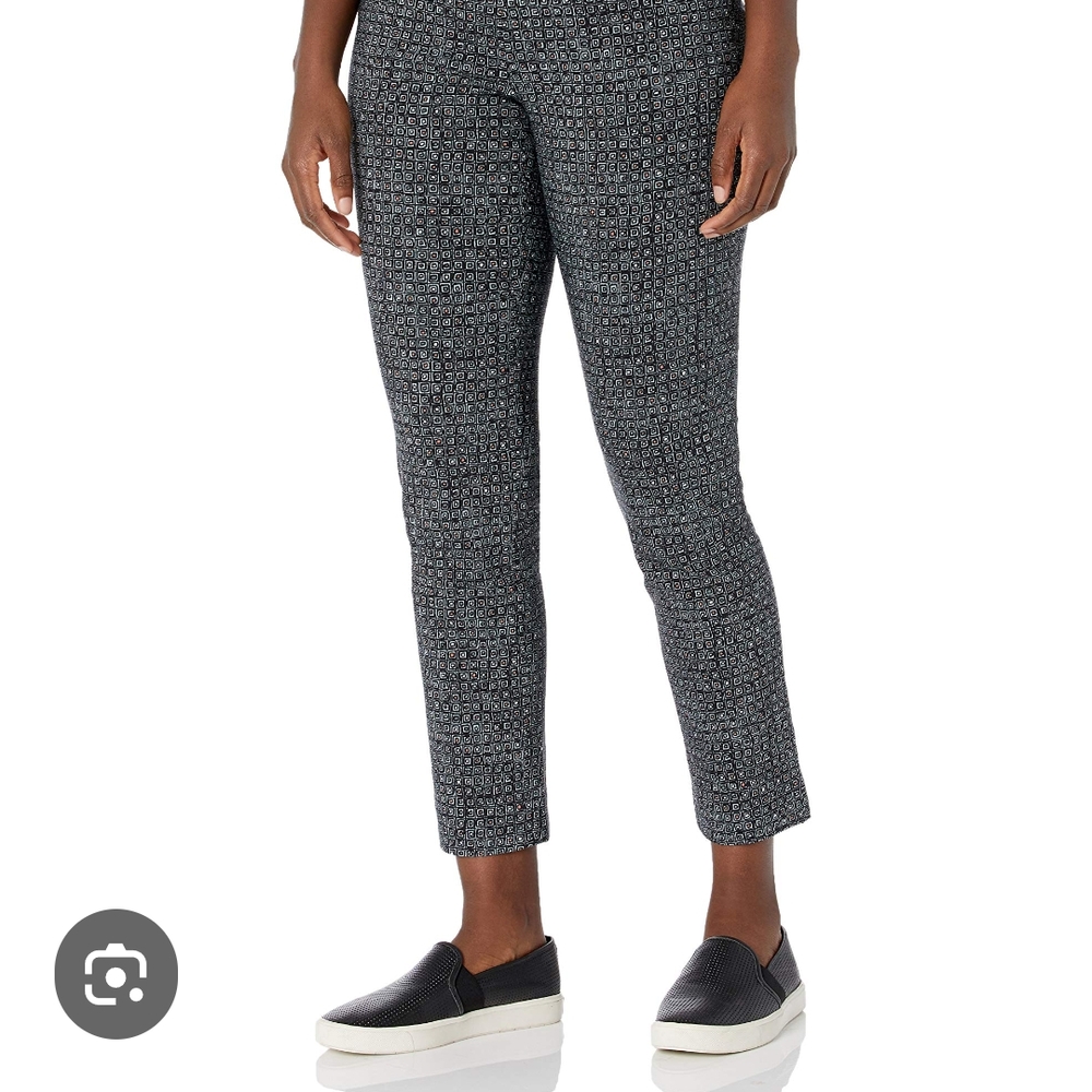 NIC+ZOE Tiny block Ankle Cropped Pants Black And multi Color Dots. Fall Perfect
